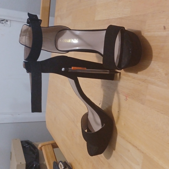 Black Heel Toeless Pumps Size 11, Worn Once, Buckle Clasp 4" Heel - Picture 3 of 4